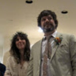 Meet your Posher, Lara bank